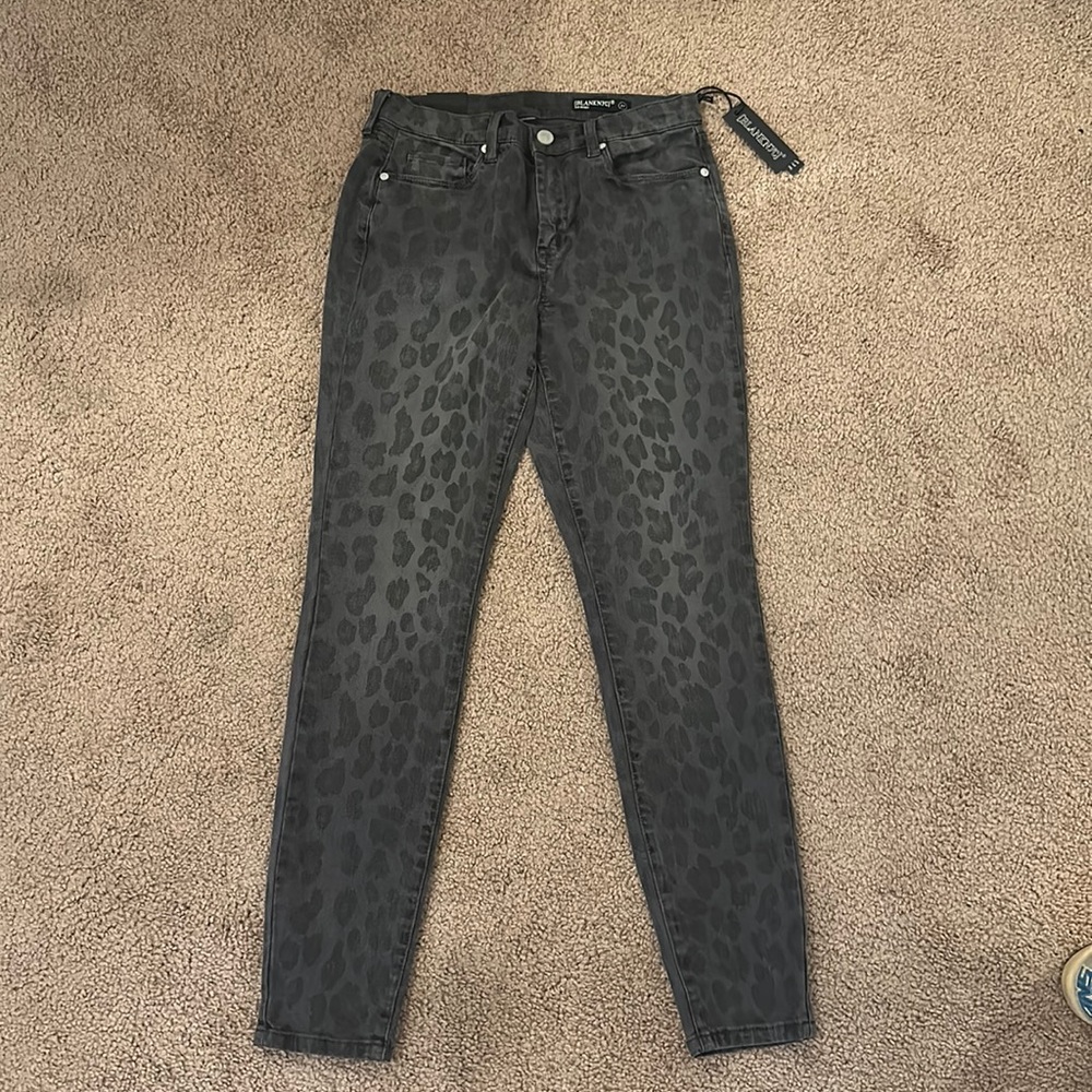 NWT! Blank NYC mid ride skinny black and gray cheetah jeans. Size 27